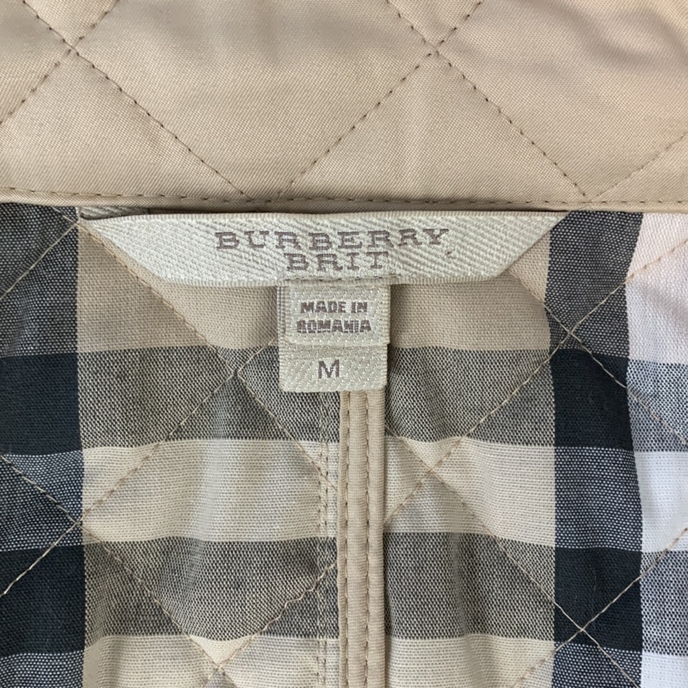 Burberry Classic Tan Quilted Jacket - Picture 12 of 16